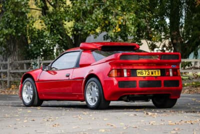 38万2500ポンド(邦貨換算約7726万円)で落札したフォード「RS200S」(C)iconicauctioneers