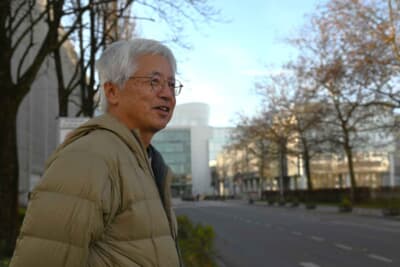 何度もBMWとのミーティングを重ねたという、BMWの研究施設の前で