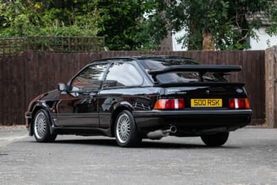 7万5000ポンド〜9万5000ポンド(邦貨換算約1580万円〜約2000万円)で現在も販売中のフォード「シエラRS500」(C)iconicauctioneers