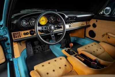 107万3750ドル（邦貨換算約1億6643万円）で落札されたポルシェ「911 リイマジンド バイ シンガー」（C）Courtesy of RM Sotheby's