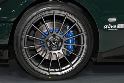 ケータハム プロジェクトV：タイヤサイズはフロント235/35R19、リア285/30R20であった