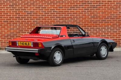 8100英ポンド（邦貨換算約170万円で落札されたベルトーネ「X1/9」（C）iconicauctioneers