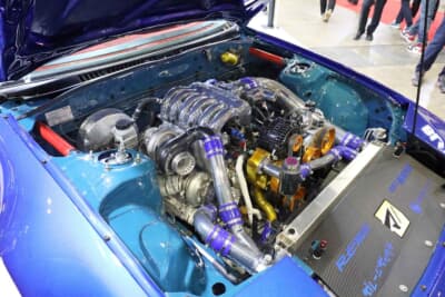 マツダ RX-7:トリプルターボは話題性というインパクト重視。性能や耐久性を求めるならシングルターボのほうが効率的だが、今回は「こんな凄い仕様も作れるんだ」というメッセージを込めた仕様となっている