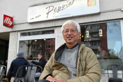 ミュンヘンで多田さん行きつけのカフェ「Peppino」の前で、久々の再会です。変わりなくお元気でした