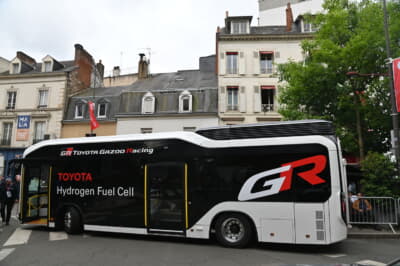 ル・マン24時間レースにトヨタが持ち込んで話題となったGR水素バス