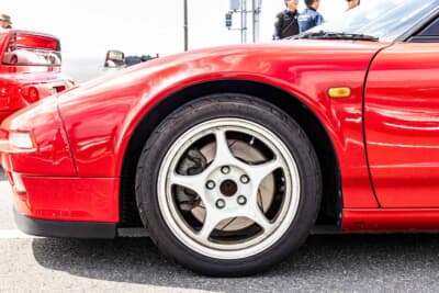 ホンダNSX：インチアップされていたホイールを純正サイズに戻している