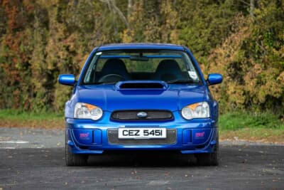 3万2000ポンド〜3万8000ポンド(邦貨換算約674万円〜801万円)で現在も販売中のスバル「インプレッサ WRX STI」(C)iconicauctioneers