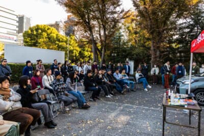 ソフト99コーポレーションのスタッフによる製品紹介や、カーケア用品の実演デモなどが行われた