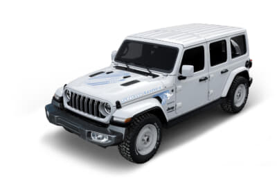 Jeep Wrangler Snow Trace:白銀の景色に刻む冬の記憶。ワクワクするような挑戦に誘う数々の特別装備の演出