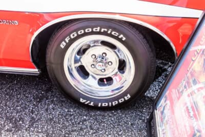 フォード グラントリノ：購入当時は少しくすんでいたため、同型のホイールに交換をしている