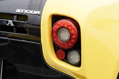 ホンダ S660 Neo Classic：車高を低くしたことから、純正位置では高さが保安基準に収まらず、リフレクターを新設したというテールまわり