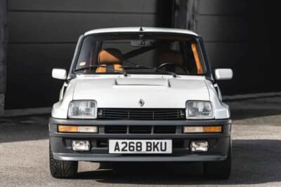 8万8875英ポンド（邦貨換算約1850万円）で現在も販売中のルノー「5ターボ2」（C）iconicauctioneers