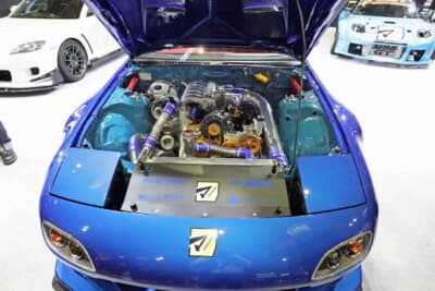 マツダ RX-7:トリプルターボは話題性というインパクト重視。性能や耐久性を求めるならシングルターボのほうが効率的だが、今回は「こんな凄い仕様も作れるんだ」というメッセージを込めた仕様となっている