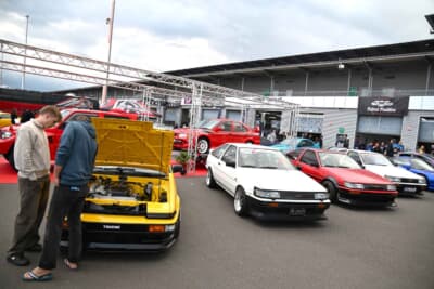 私が毎年取材で訪れているイベントでも、AE86は大人気。いまなお憧れのクルマです