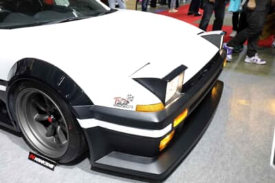 トヨタ 86：あえて固定ライトのレビンではなく、リトラクタブルライトのトレノという点でも注目度は満点だ