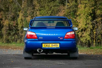 3万2000ポンド〜3万8000ポンド(邦貨換算約674万円〜801万円)で現在も販売中のスバル「インプレッサ WRX STI」(C)iconicauctioneers