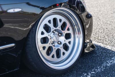 トヨタ12代目クラウン：お花を想像させるディスクデザインに惹かれて選んだのは、ワーク・シーカーGX