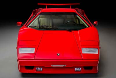 57万8750ドル(邦貨換算約8947万円)で落札されたランボルギーニ「カウンタック25thアニバーサリー」(C)Courtesy of RM Sotheby's