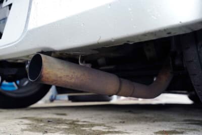 ダイハツ ミラ:3クラスのマフラーは市販品であり、音量と排ガスも保安基準の範囲内と決められている