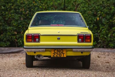 2万〜2万5000ポンド（約420万0000円〜526万0000円）で現在も販売中のトヨタ「カリーナ」（C）iconicauctioneers