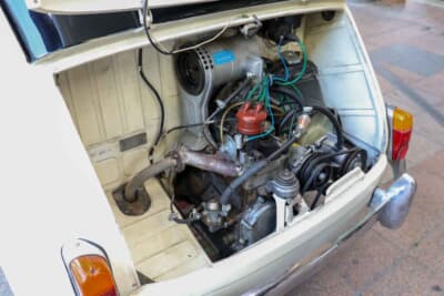 フィアット 600：エンジンは直列4気筒で、633cc、767cc、843ccと少しずつ進化していった