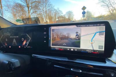 新しい機能にひたすら驚くばかり。ARナビは、ぜひ自分のクルマにも欲しい機能でした