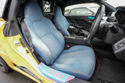 ホンダ S660 Neo Classic：デニム地でオーダーしたシートカバーを装着している