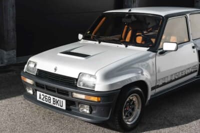 8万8875英ポンド（邦貨換算約1850万円）で現在も販売中のルノー「5ターボ2」（C）iconicauctioneers