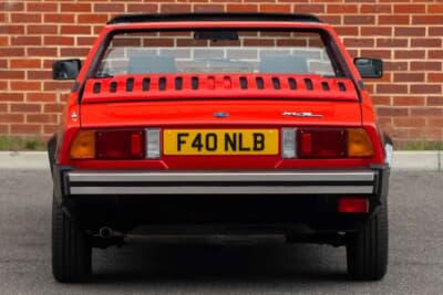 8100英ポンド（邦貨換算約170万円で落札されたベルトーネ「X1/9」（C）iconicauctioneers