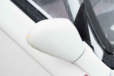 ホンダ ビート：サイドミラーには現代クルマのようにLEDを埋め込みアピール。夜間は明るく点滅し効果抜群だ