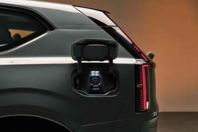 ボルボEX60:400kWの急速充電で、わずか10分で最大340kmの航続距離を追加できる