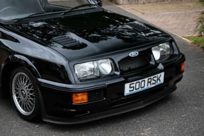 7万5000ポンド〜9万5000ポンド(邦貨換算約1580万円〜約2000万円)で現在も販売中のフォード「シエラRS500」(C)iconicauctioneers