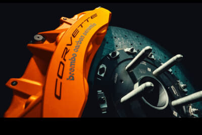 シボレー・コルベットZ06:オプションのパフォーマンスパッケージにはブレンボ・パフォーマンスカーボンセラミックブレーキを搭載