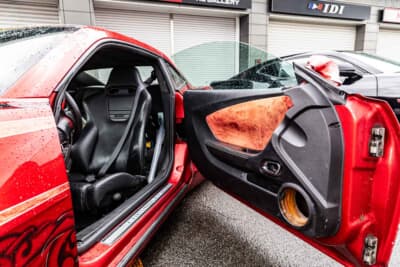 シボレー カマロSS：シートはレカロ、内装はオーナー自身で張替えを行っている