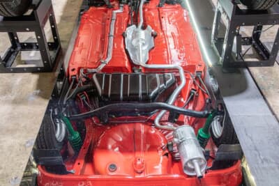 日産マーチ：ボディ下まわりまで塗装を再度施し、さらに特殊コーティングも施工