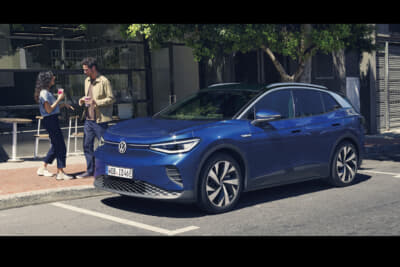 フォルクスワーゲンID.4:都市部でも扱いやすさと余裕を両立する理想的なサイズバランス。ホイールベースは2770mmだ