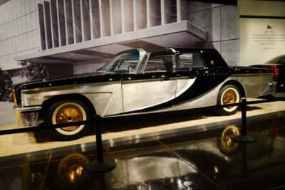 ブルック・スティーブンス制作のシミター