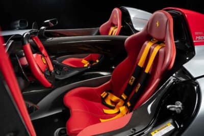 253万6250ドル(邦貨換算約3億9210万円)で落札されたフェラーリ「モンツァSP2」(C)Courtesy of RM Sotheby's