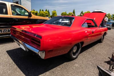 プリムス ロードランナー:あえて純正のスチールホイールにハブキャップのままというオリジナルのシンプルなスタイルをキープしている