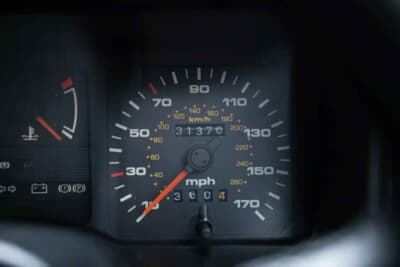 7万5000ポンド〜9万5000ポンド(邦貨換算約1580万円〜約2000万円)で現在も販売中のフォード「シエラRS500」(C)iconicauctioneers