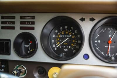 2万〜2万5000ポンド（約420万0000円〜526万0000円）で現在も販売中のトヨタ「カリーナ」（C）iconicauctioneers