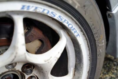 ダイハツ ミラ:ブレーキはディクセルのES。ローターも同じくディクセルでPDタイプを使用している