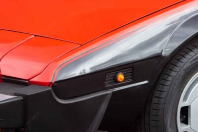 8100英ポンド（邦貨換算約170万円で落札されたベルトーネ「X1/9」（C）iconicauctioneers