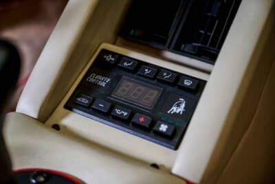 57万8750ドル(邦貨換算約8947万円)で落札されたランボルギーニ「カウンタック25thアニバーサリー」(C)Courtesy of RM Sotheby's