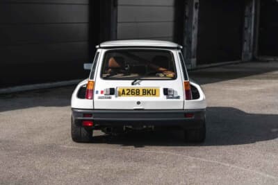 8万8875英ポンド（邦貨換算約1850万円）で現在も販売中のルノー「5ターボ2」（C）iconicauctioneers