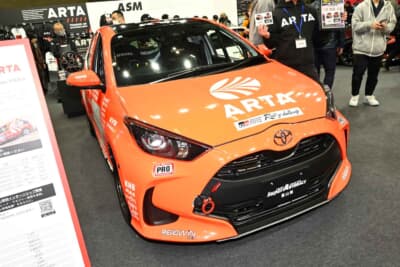 ARTA オートバックス ヤリスCVT:「TOYOTA GAZOO Racing rally challenge」に参戦する車輌の製作と管理、運営はスーパーオートバックス富山が担当。eモータースポーツで培った分析力を実車競技へ応用するという独自のアプローチが実戦にどう発揮されるか注目したい