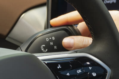 フォルクスワーゲンID.4:ドライブモードセレクターは前後に回せばドライブ/リバース。より直感的なギアシフトが可能