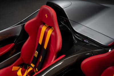 253万6250ドル(邦貨換算約3億9210万円)で落札されたフェラーリ「モンツァSP2」(C)Courtesy of RM Sotheby's