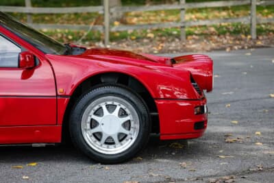 38万2500ポンド(邦貨換算約7726万円)で落札したフォード「RS200S」(C)iconicauctioneers