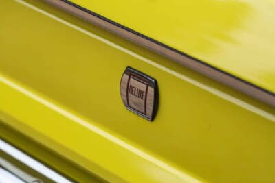 2万〜2万5000ポンド（約420万0000円〜526万0000円）で現在も販売中のトヨタ「カリーナ」（C）iconicauctioneers